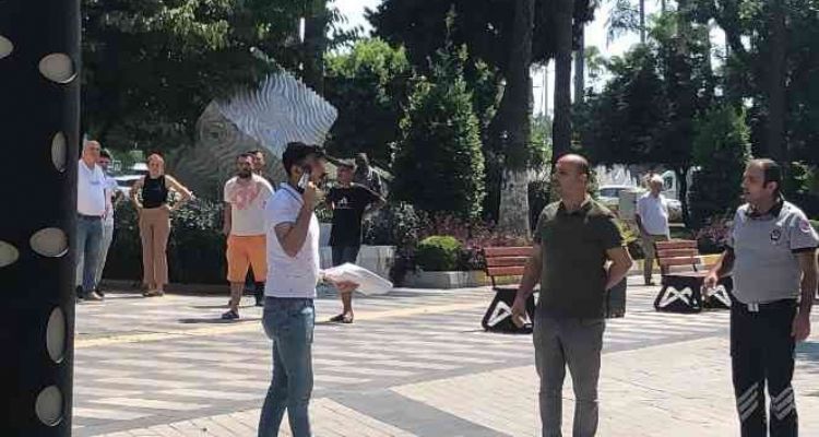 SGK önünde silahı başına dayadı, korku dolu anlar yaşattı
