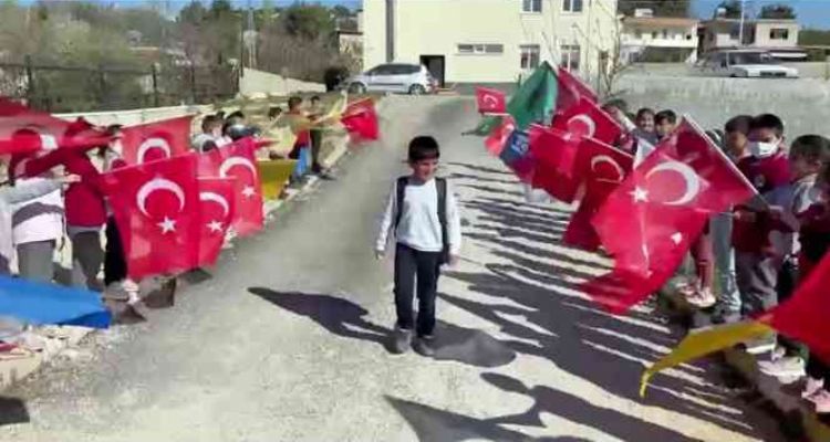 İkinci olduğu turnuva sonrası okulunda şampiyon gibi karşılandı