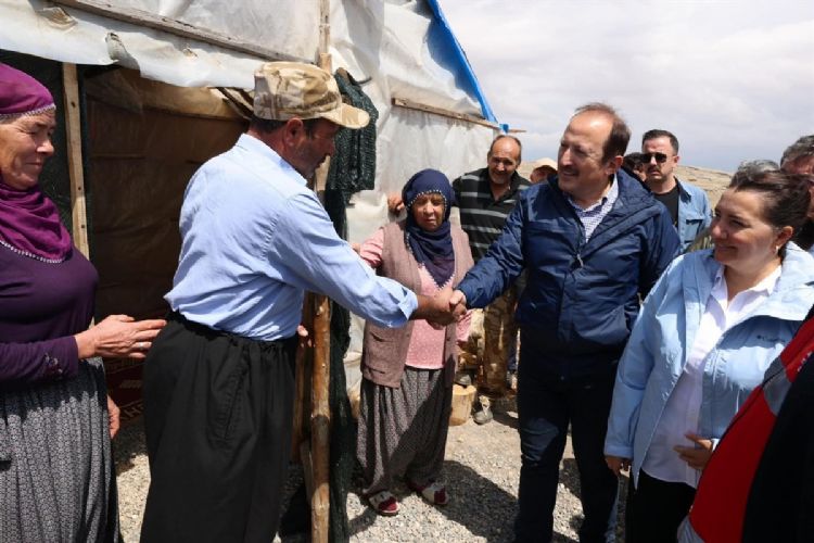 Vali Pehlivan, Yörükleri yayladaki çadırlarında ziyaret etti