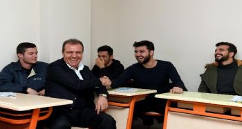 Seçer: "Kurs yerlerimizde eğitim gören binin üzerinde öğrenci üniversite kazandı"
