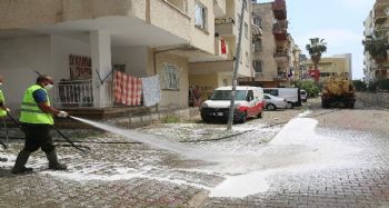 Erdemli'de ekipler dezenfekte çalışmalarına hız kesmeden devam ediyor