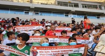 Başkan Yılmaz, 100 genci maça götürdü