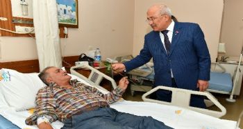 KOCAMAZ, YENİ YILDA HASTALARI ZİYARET ETTİ