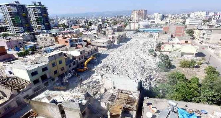 Ertuğrul Firkateyni'nde şehit olan 587 denizci Mersin'de anıldı