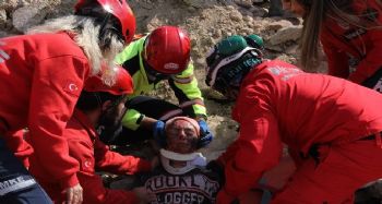 Mersin'deki deprem tatbikatı nefes kesti