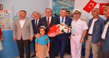 MERSİN'DE 389 BİN 955 ÖĞRENCİ İÇİN İLK DERS ZİLİ ÇALDI
