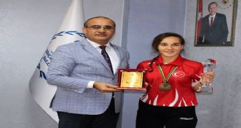 BAŞARILI SPORCUYA ÖDÜL
