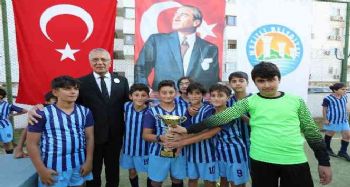 Mezitli Belediyesi, 10 Kasım Atatürk'ü Anma Futbol Turnuvası düzenledi
