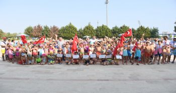MERSİN’DE YÜZME KURSLARI DEVAM EDİYOR