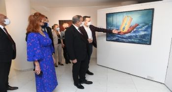 Vali Su, Ahmet Yeşil'in resim sergisini gezdi