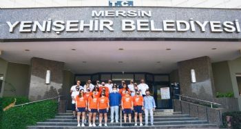 Başkan Özyiğit, ÇBK Yenişehir Belediyesi sporcularını kutladı