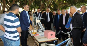 BİRBİRİNDEN RENKLİ PROJELER BEĞENİYE SUNULDU