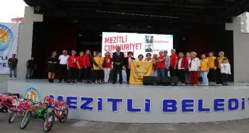 Mezitli'de Atatürk ve Cumhuriyet konulu şiir yarışması