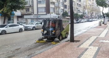 Büyükşehir Belediyesi ekipleri, sokağa çıkma yasağında yine görev başındaydı