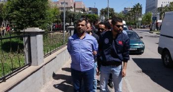 5 ÜLKENİN ARADIĞI GÖÇMEN KAÇAKÇISI ADLİYEYE SEVK EDİLDİ