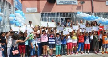 MERSİN’DE 375 BİN ÖĞRENCİ KARNE HEYECANI YAŞADI