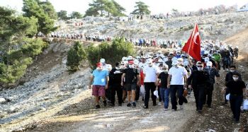 Başkan Seçer, vatandaşlarla ‘Cumhuriyet Yürüyüşü’ yaptı