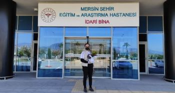 Başkan Tarhan'dan sağlık çalışanlarına çiçek