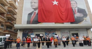 AK Parti'li kadınlar, şiddete karşı ‘Sesimizi sen de duy’ dedi