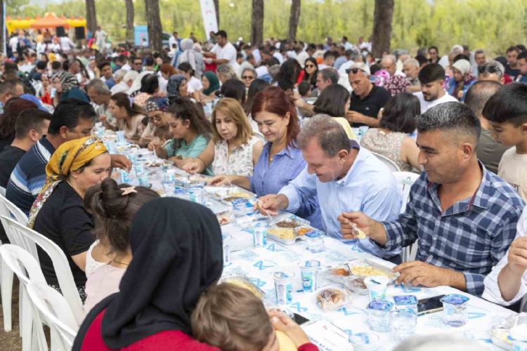 Başkan Seçer: "Memleketimize hizmet eden taş üstüne taş koyan herkesi çok seviyoruz"