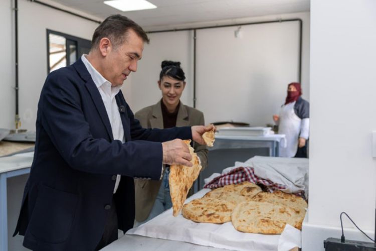 Yenişehir’de aracı yok, alın teri var