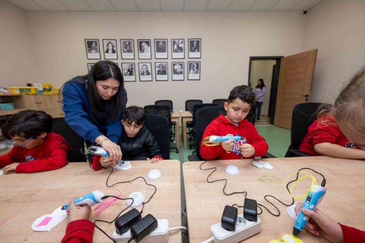 Çocuk kampüsünde çocuklar hem eğleniyor, hem de öğreniyor