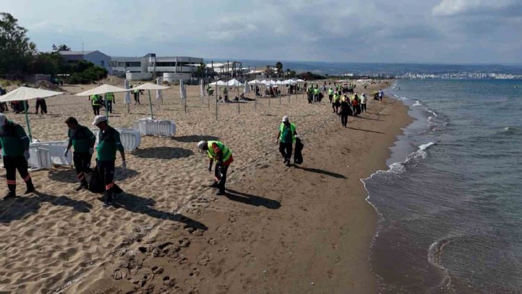 Mersin’de sahiller çevre haftasında temizlendi