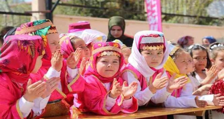 Mezitli'de 23 Nisan coşkusu Tepeköy'de başladı