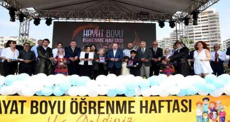 Vali Pehlivan, Hayat Boyu Öğrenme Haftası'nın açılışına katıldı