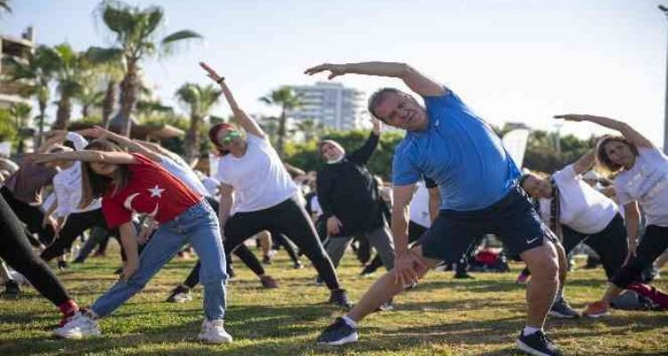 Başkan Seçer, ‘Bilinçli Spor' etkinliğinde vatandaşlarla spor yaptı
