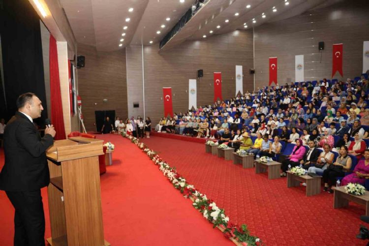 Toroslar’da ‘Kadın Sağlığı Paneli’ düzenlendi