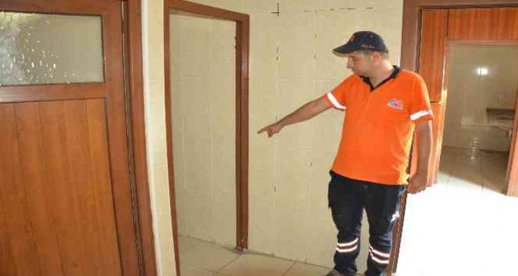 Parktaki engelli tuvaletinin kapısı çalındı
