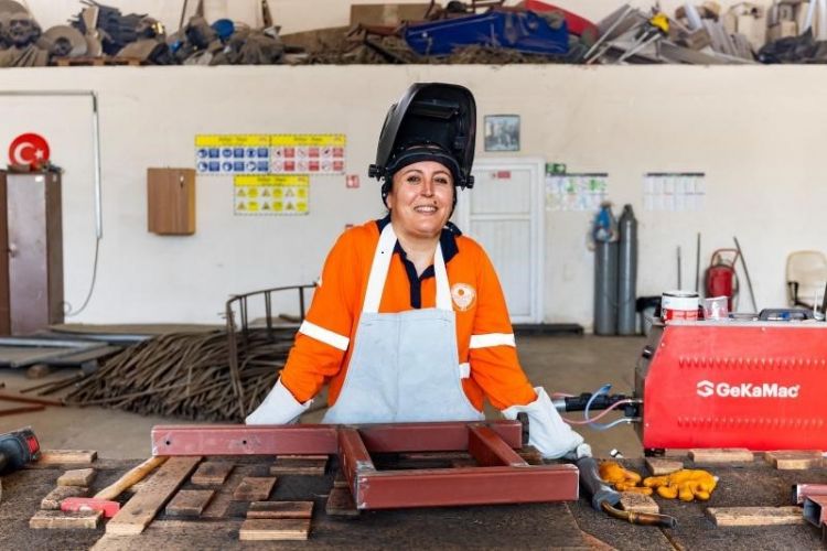 Kaynakçı ‘Sevgi usta’ hikayesiyle kadınlara örnek oluyor