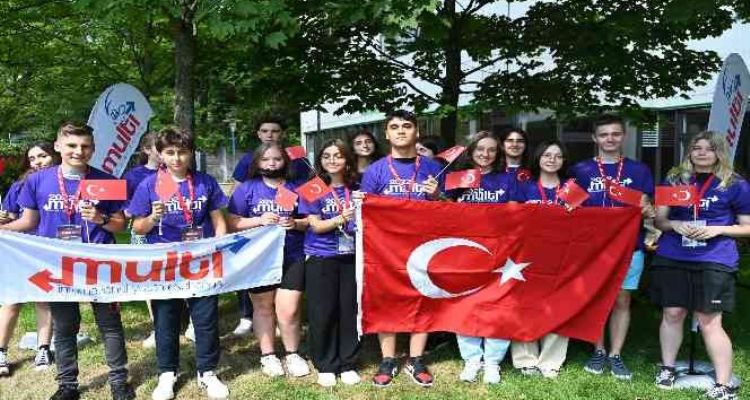 ‘Kardeş şehirler’ programı ile Almanya'ya giden öğrenciler Mersin'e döndü