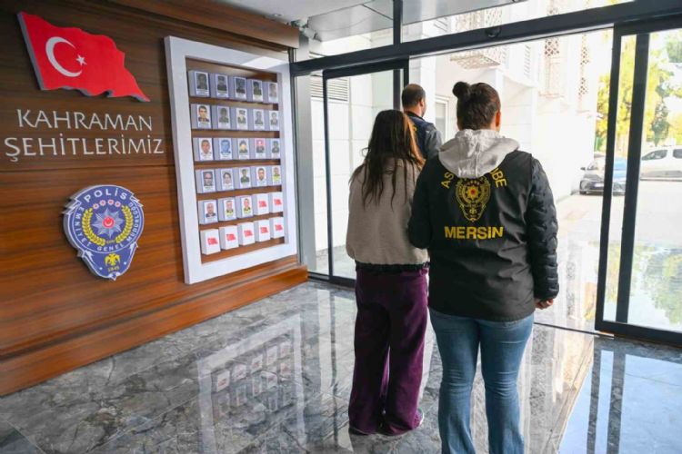 Evleri soyan hırsızlar önce kameraya sonra polise yakalandı