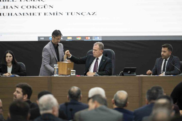 Seçer: Bizim bütün benliğimiz Mersin’e hizmetle dolu
