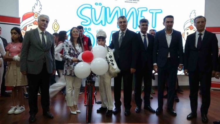 Mersin’de 33 çocuk için toplu sünnet şöleni düzenlendi