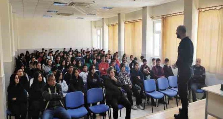 Mersin'deki okullarda terör konusundaki bilgilendirme çalışmaları sürüyor