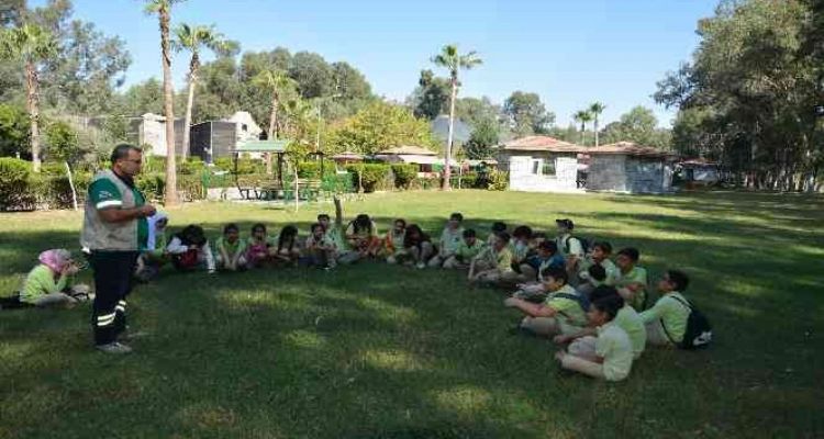‘Minikbüs’ projesiyle öğrenciler geziyor, görüyor, bilgileniyor