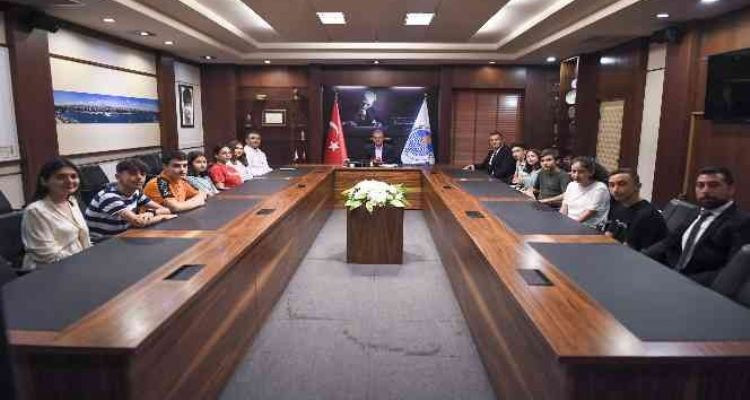 Başkan Seçer: Mersin'in bir öğrenci kenti olmasını istiyoruz