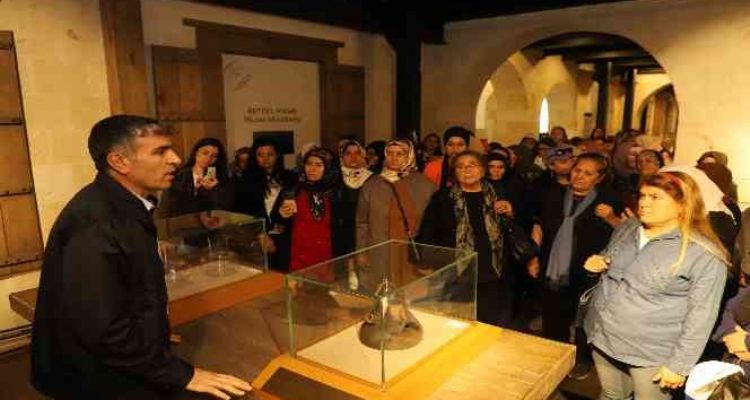 Akdenizli kadınlara 'Anneler Günü' hediyesi; Gaziantep gezisi