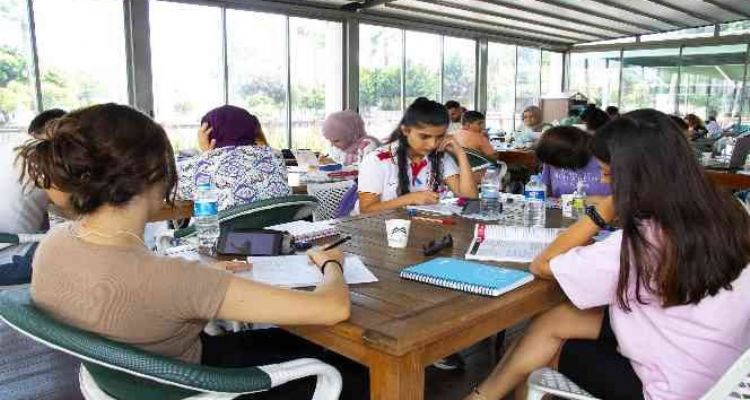Mersin Büyükşehir Belediyesi Kütüphanesi öğrencilerin uğrak yeri oldu