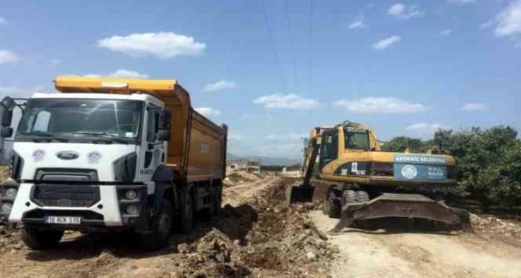 Akdeniz'de yol açma çalışmaları sürüyor