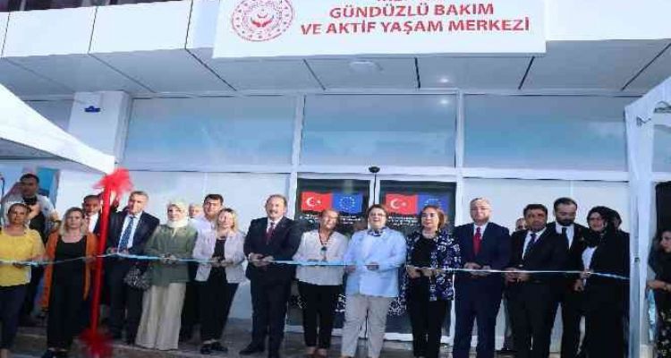 Bakan Yanık: 2050 yılında her 5 kişiden birinin 65 yaş ve üzeri olacağı öngörülüyor