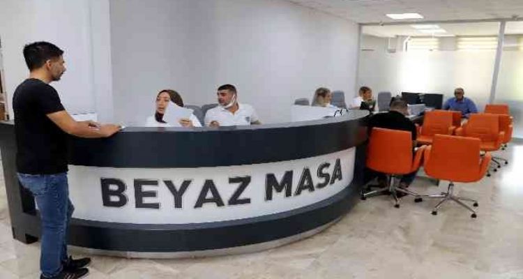 Akdeniz Belediyesi, beyaz masa ile vatandaşın yanında