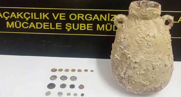 Mersin’de yurt dışına kaçırılmak istenilen binlerce tarihi eser ele geçirildi