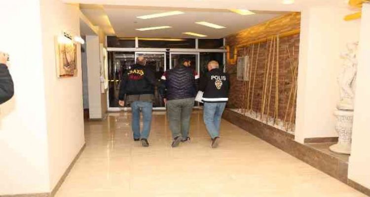Mersin'de FETÖ operasyonu: 14 gözaltı