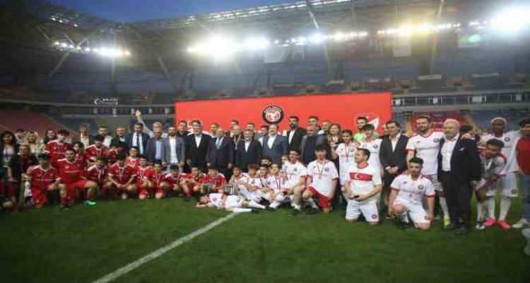 “TFF Omuz Omuza Gösteri Maçı” Mersin'de oynandı