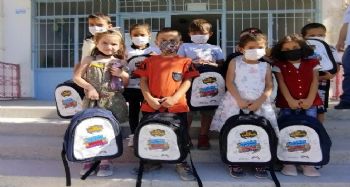 Mersin Büyükşehir Belediyesi'nden öğrencilere yardım