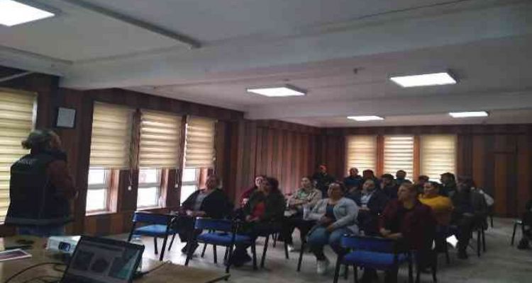 Mersin'de "En İyi Narkotik Polisi Anne" eğitimi verildi